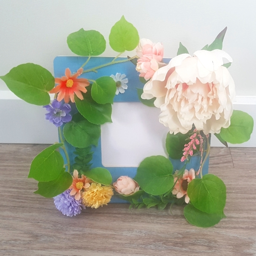 Flower Frame [3.7 x 3.7” opening]